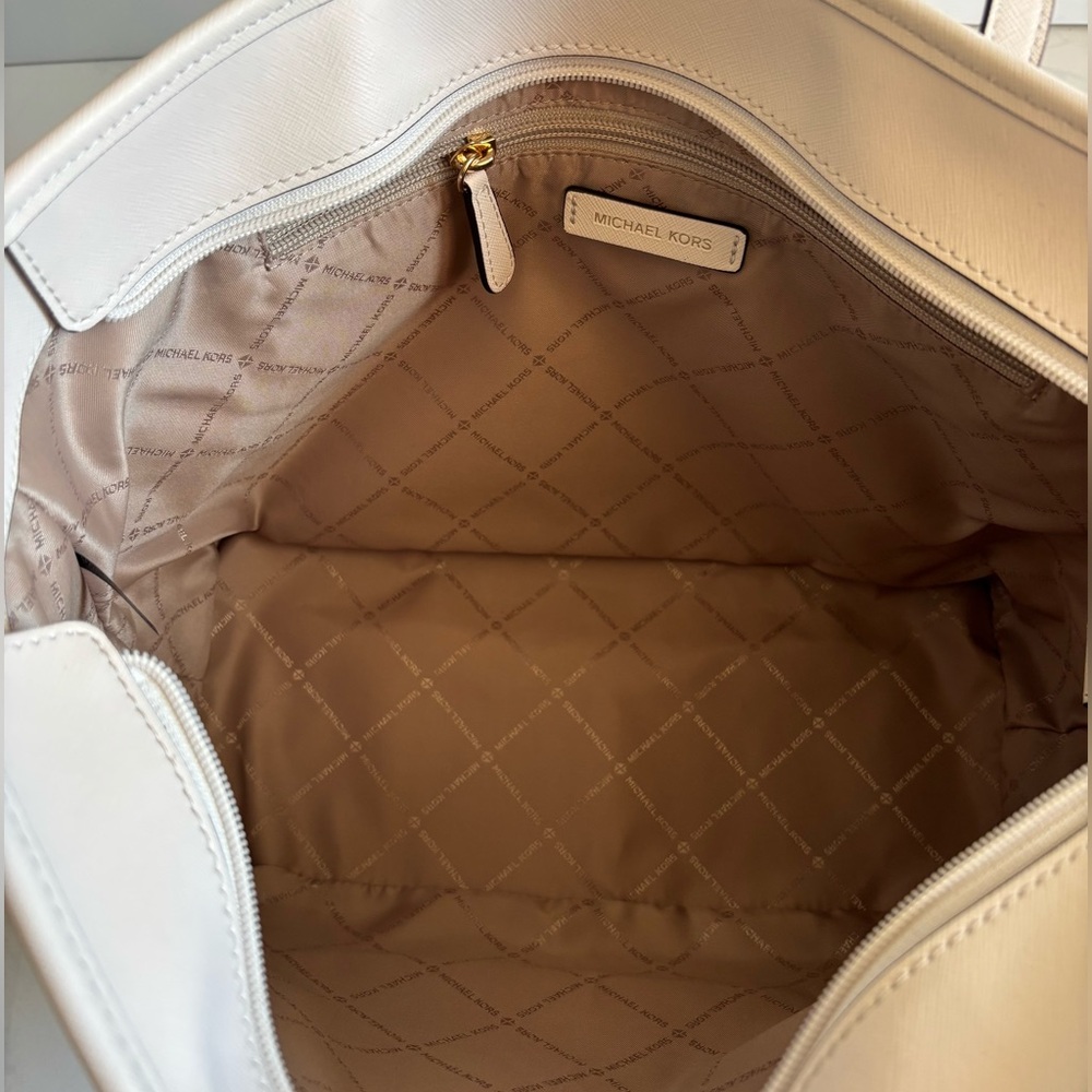 $378 Michael Kors JET SET MD LT CREAM LEATHER TZ TOTE BAG MK HANDBAG PURSE - Picture 6 of 9